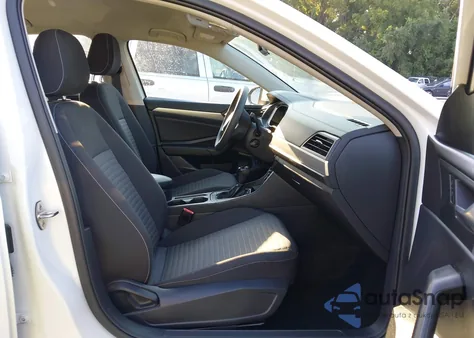 2023 Volkswagen Jetta 1.5T S из США, поврежденный, VIN 3VW5M7BU9PM015586